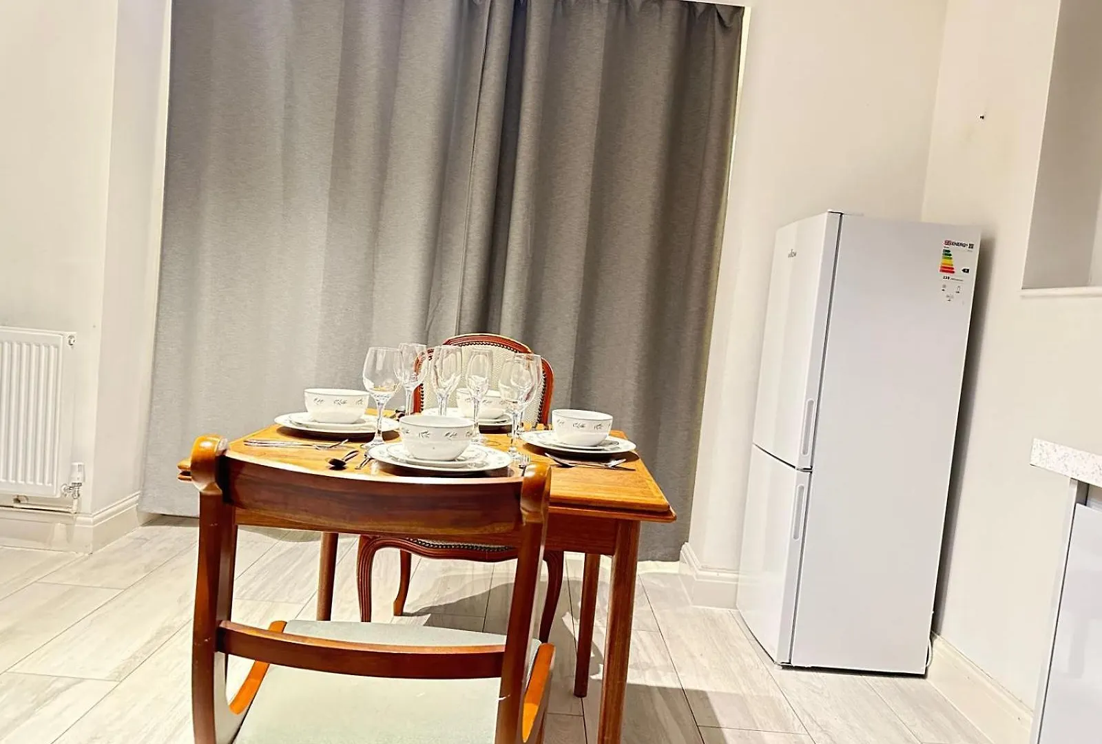 Large Studio With Extra Sofa Bed And Private Bath Plus Kitchen Canary Wharf 1 Apartment London 0*,