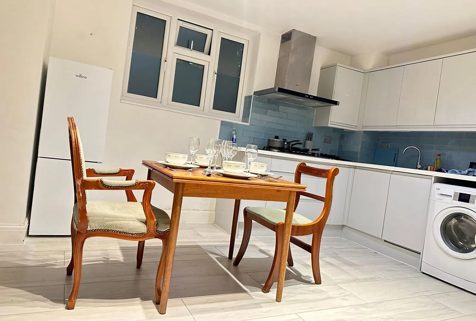 Large Studio With Extra Sofa Bed And Private Bath Plus Kitchen Canary Wharf 1 Apartment London